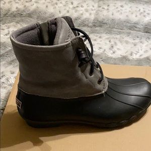 Grey sherry boots